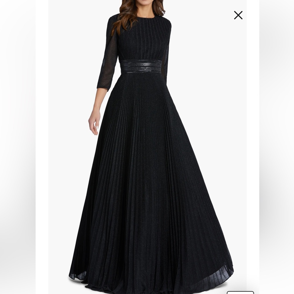 NWT,Mac Duggal SHIMMERING PLEATED A-LINE 3/4 SLEEVE GOWN Dress